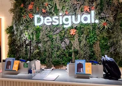 construcción de tienda DESIGUAL en centro comercial en Oviedo